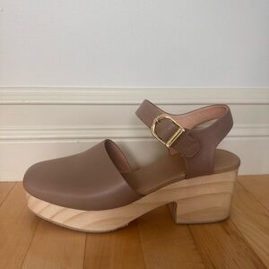 Poppy Barley East Coast Clog 8.5 Biscotti